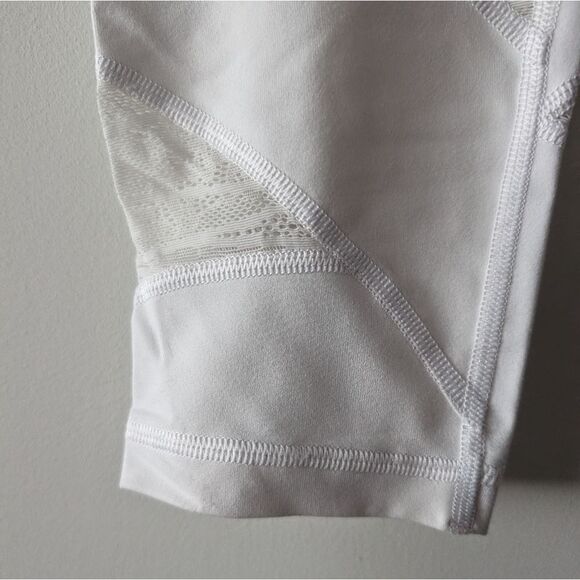NWOT Victoria's Secret Sport Knockout Leggings with Mesh Lace Cutouts - L - Picture 6 of 9